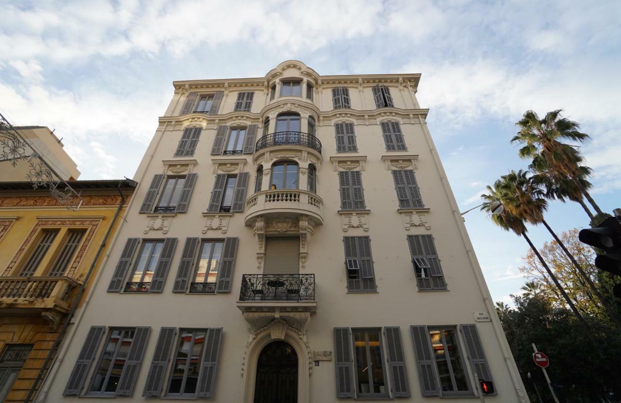 Carre D'Or! Park View! Nice Exterior photo